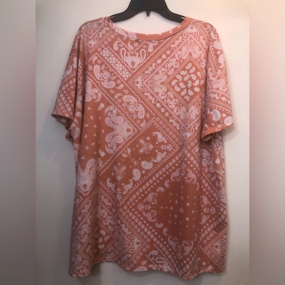 Cotton Bleu summertime 1X top in a soft mauve color